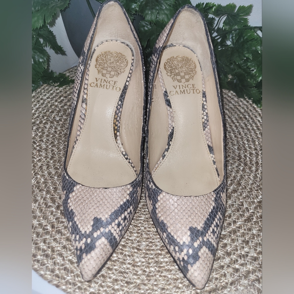 Vince Camuto Snake Print Women's Heels - Black and Cream Size 6 1/2